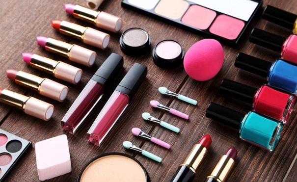 1644317913385472.jpg 上海進口化妝品清關_副本.jpg