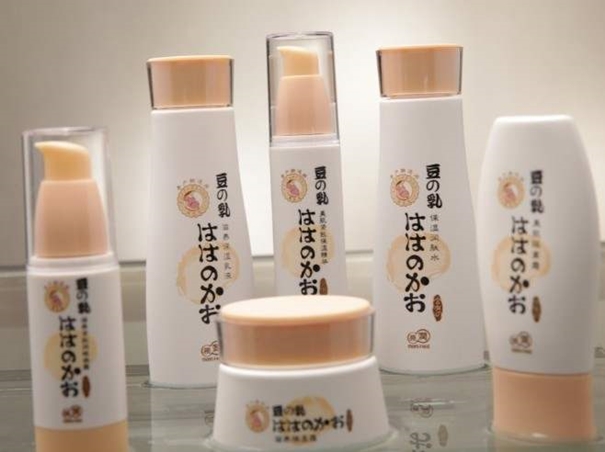 1636017572726648.jpg 化妝品代理報關進口公司告訴你申報化妝品需要的材料_副本.jpg